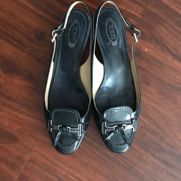 Tod’s Navy Enamel Chanel Kitten Heel Slingbacks - Picture 11 of 16